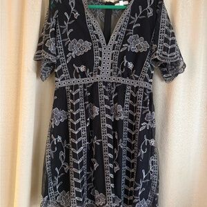 Socialite Black and Gray Lace Midi Dress